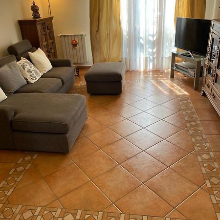 Accanto A Firenze Прато Екстериор снимка